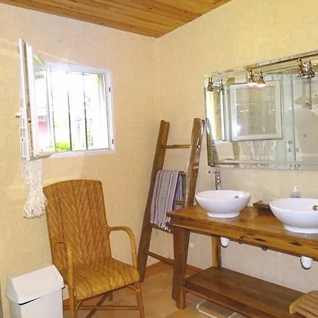 Bed & Breakfast De Vinces Lot-et-garonne Situe Entre Bordeaux Et Toulouse Maison Rurale, Maison En Campagne Tombeboeuf